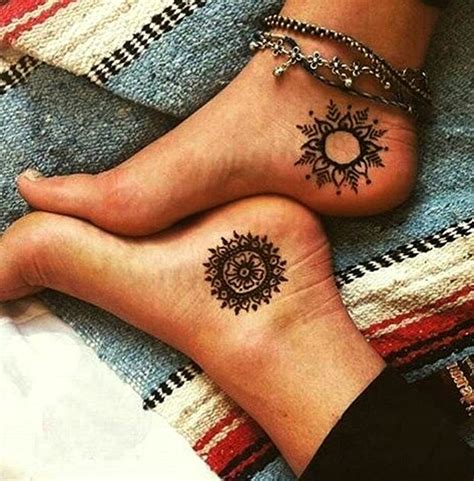 34 ideas de Tatuajes en el PIE de hombre/mujer。